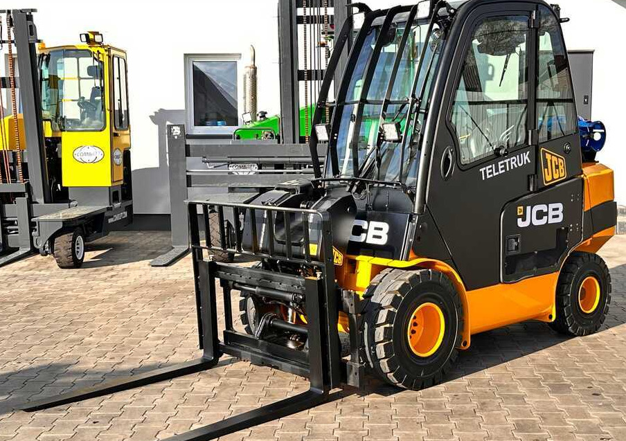 JCB TLT30G / GAS / 4100MM / FULL CABIN / FORK POSITIONER / LIKE NEW - Teleskoplader: das Bild 2 JCB TLT30G / GAS / 4100MM / FULL CABIN / FORK POSITIONER / LIKE NEW - Teleskoplader: das Bild 2