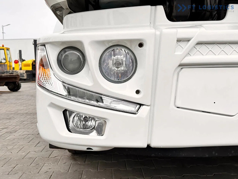 Renault Midlum 250 Renault D 250 / AUTOMATIC / 4X2 / 18 PALLETS / TAIL LIFT / SIDE BOARDS / curtainsider truck - Plane LKW: das Bild 4 Renault Midlum 250 Renault D 250 / AUTOMATIC / 4X2 / 18 PALLETS / TAIL LIFT / SIDE BOARDS / curtainsider truck - Plane LKW: das Bild 4