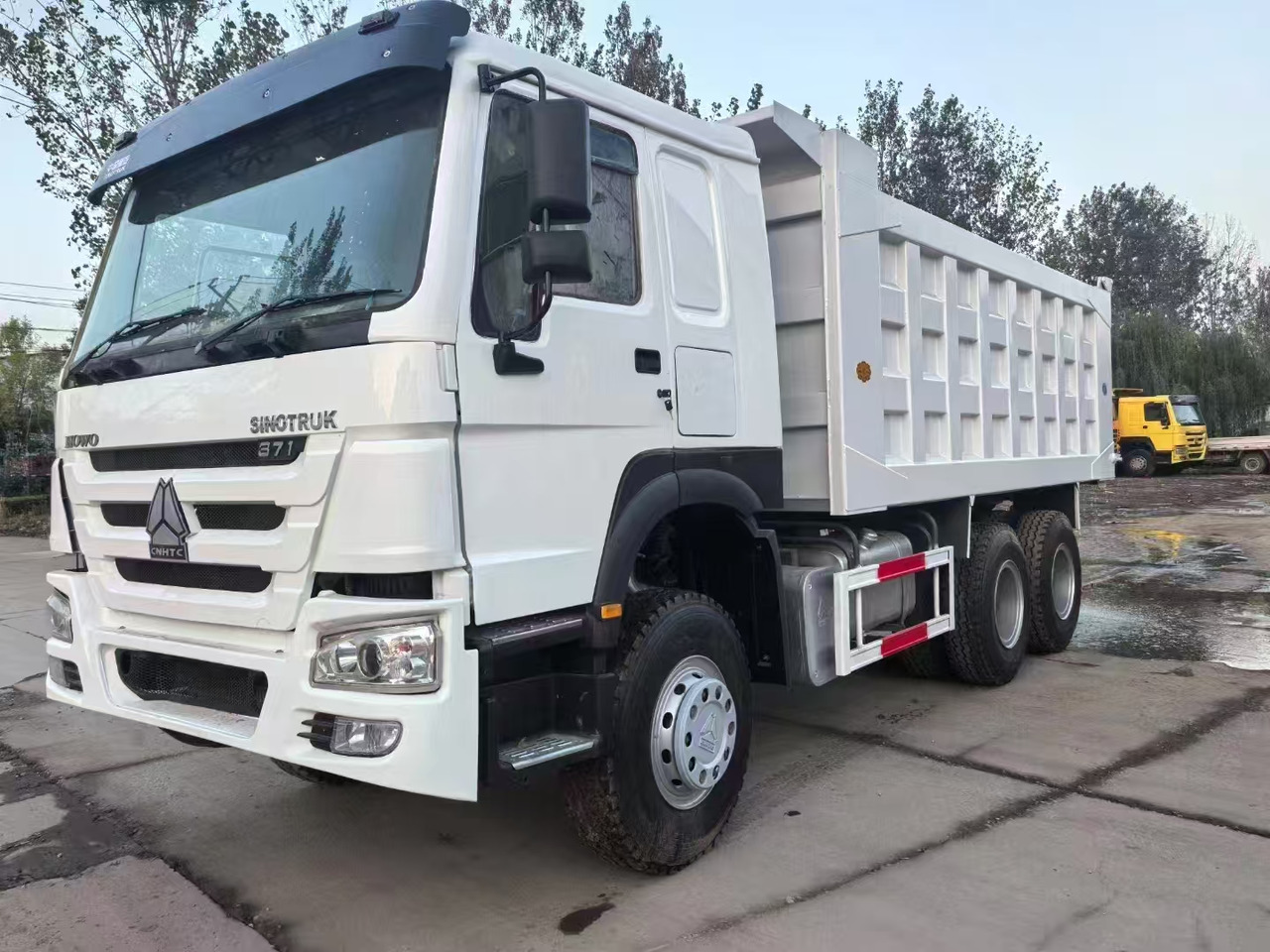 HOWO HOWO 371 SINOTRUK - Kipper: das Bild 1 HOWO HOWO 371 SINOTRUK - Kipper: das Bild 1