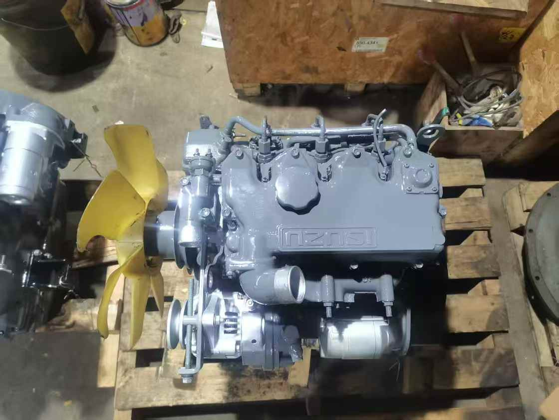 ISUZU 3LB1 - Motor: das Bild 2 ISUZU 3LB1 - Motor: das Bild 2