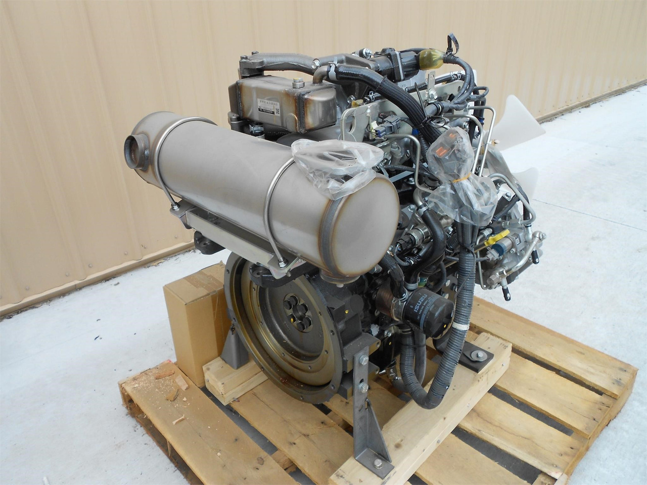 ISUZU 4LE2 - Motor für Bagger: das Bild 2 ISUZU 4LE2 - Motor für Bagger: das Bild 2