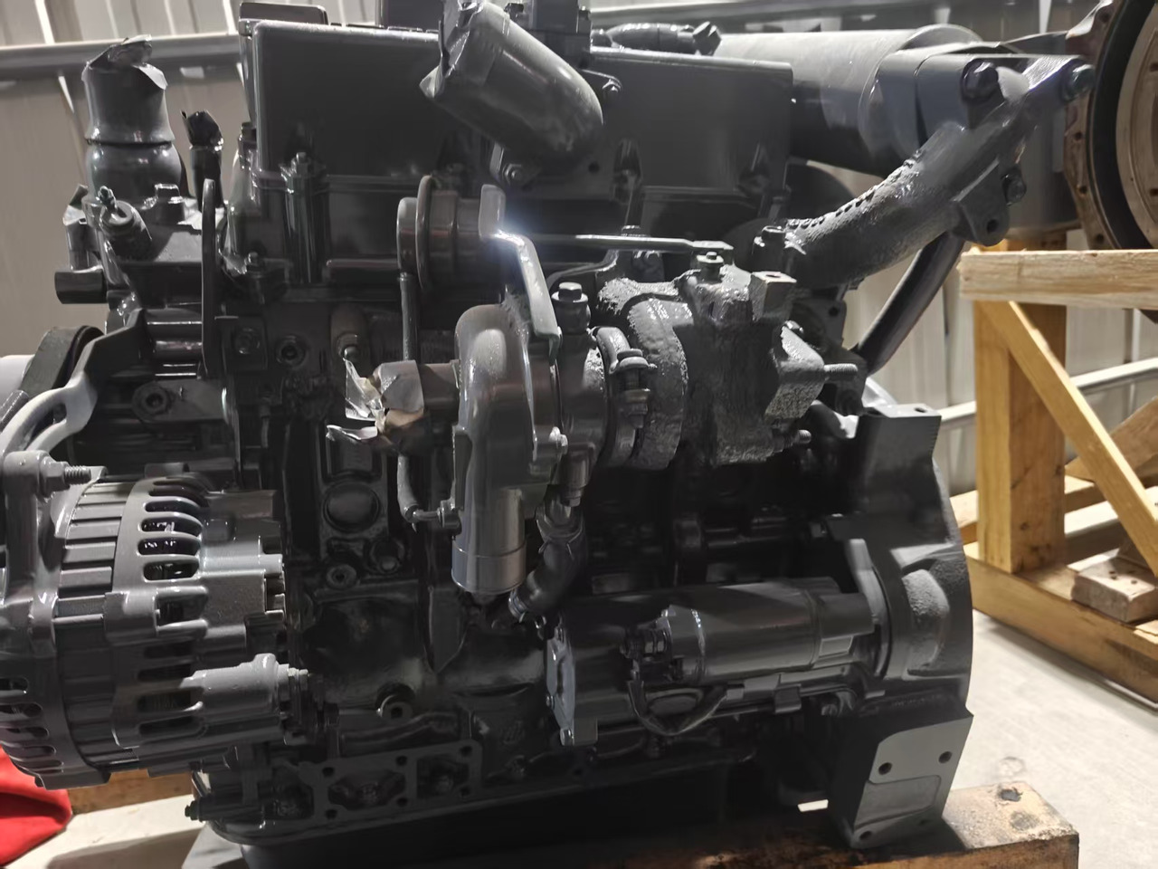 KOMATSU 4LE2 - Motor für Minibagger: das Bild 2 KOMATSU 4LE2 - Motor für Minibagger: das Bild 2