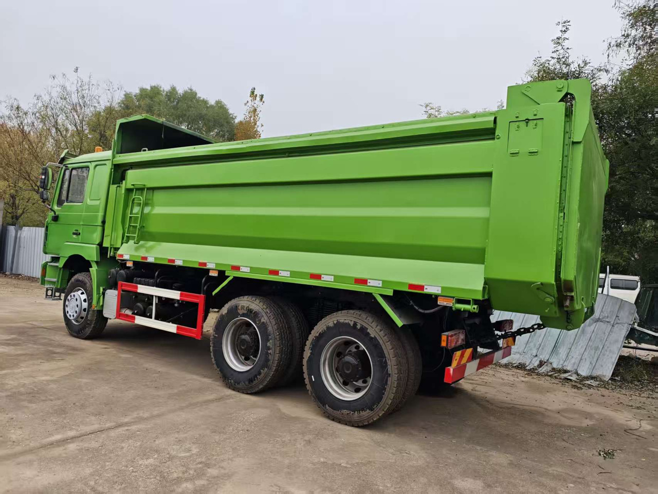 SHACMAN F3000 - Tankwagen: das Bild 4 SHACMAN F3000 - Tankwagen: das Bild 4