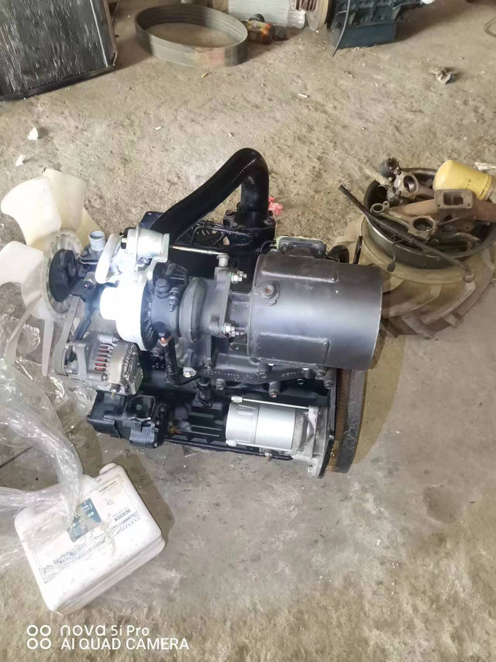 YANMAR 4TNV84T - Motor für Kompaktlader: das Bild 1 YANMAR 4TNV84T - Motor für Kompaktlader: das Bild 1