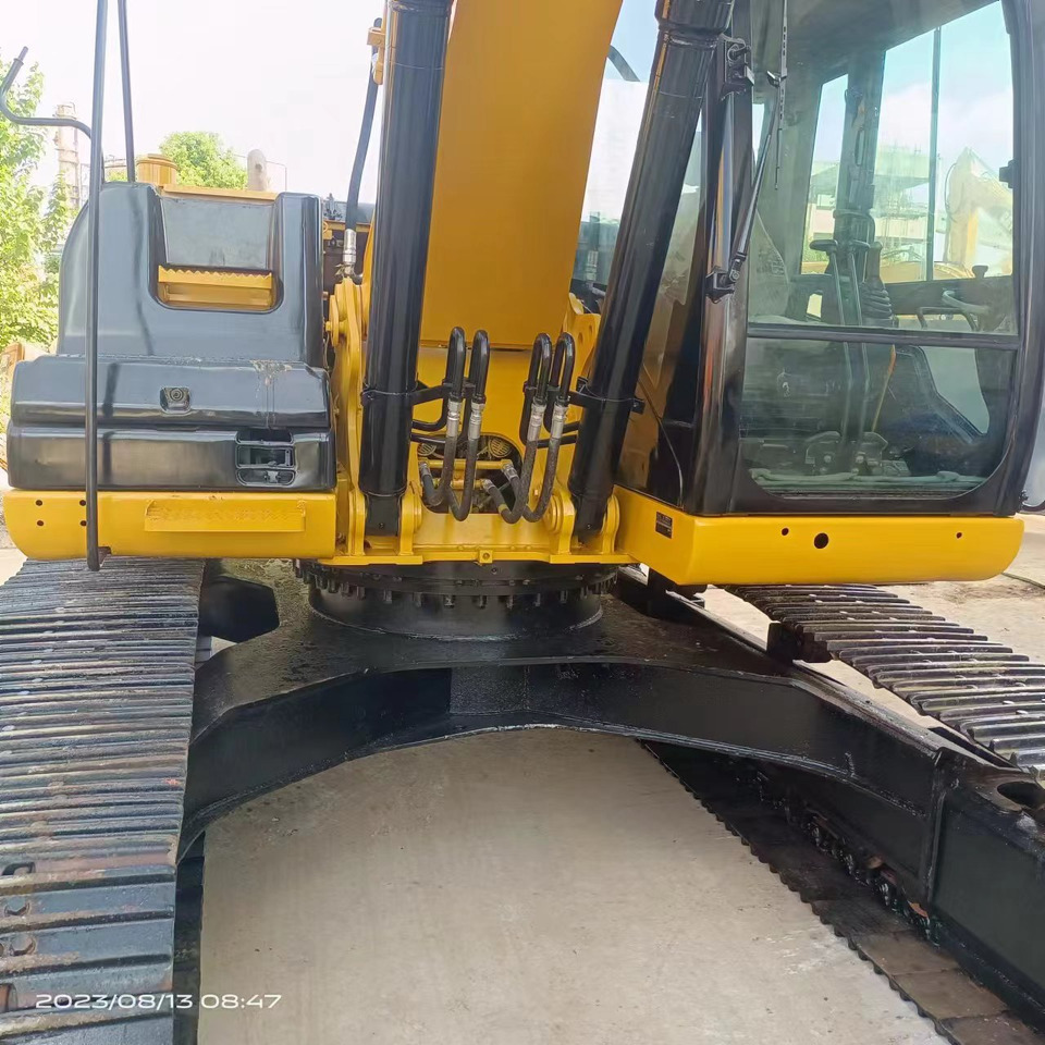 CATERPILLAR 320D - Kettenbagger: das Bild 2 CATERPILLAR 320D - Kettenbagger: das Bild 2