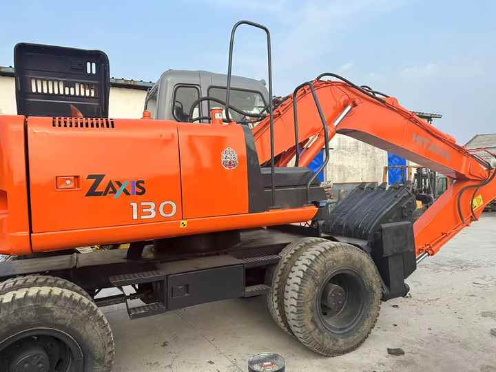 Hot Sale! Used Hitachi ZX130 Wheel Excavator |Excellent Condition| Best Price | Perfect for Construction & Road Projects - Bagger: das Bild 3 Hot Sale! Used Hitachi ZX130 Wheel Excavator |Excellent Condition| Best Price | Perfect for Construction & Road Projects - Bagger: das Bild 3