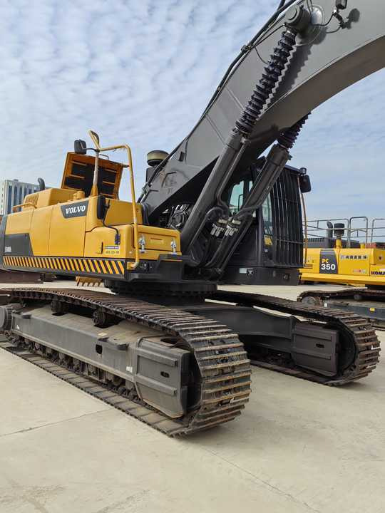 Large Excavator volvo Ec480 with Good Condition for Sale Used volvo Brand Ec210 240 290 380 480 Excavator for Sale - Bagger: das Bild 3 Large Excavator volvo Ec480 with Good Condition for Sale Used volvo Brand Ec210 240 290 380 480 Excavator for Sale - Bagger: das Bild 3