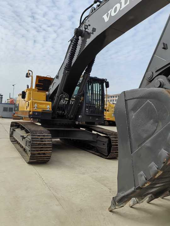 Large Excavator volvo Ec480 with Good Condition for Sale Used volvo Brand Ec210 240 290 380 480 Excavator for Sale - Bagger: das Bild 5 Large Excavator volvo Ec480 with Good Condition for Sale Used volvo Brand Ec210 240 290 380 480 Excavator for Sale - Bagger: das Bild 5