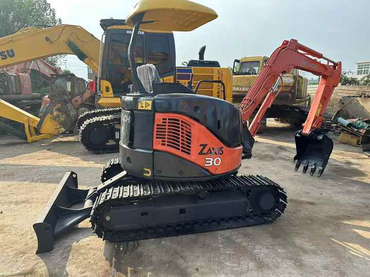 Mini 3-Ton Excavator used Hitachi ZX30 excavator with Excellent Performance and Low Price for sale! - Bagger: das Bild 3 Mini 3-Ton Excavator used Hitachi ZX30 excavator with Excellent Performance and Low Price for sale! - Bagger: das Bild 3