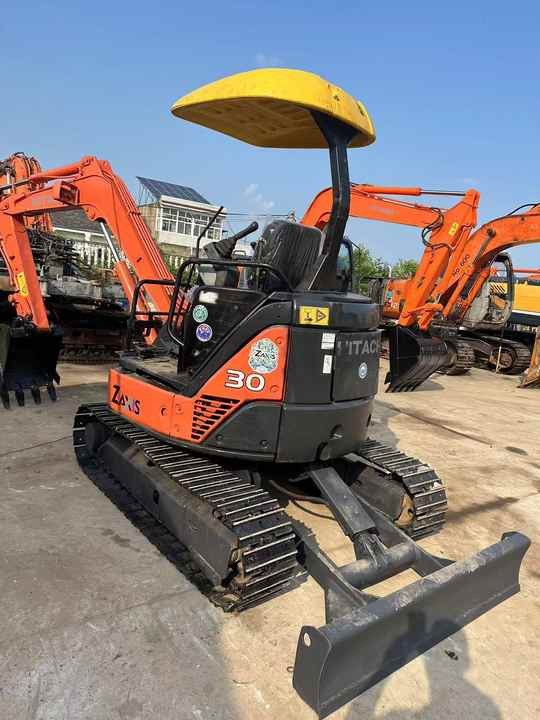 Mini 3-Ton Excavator used Hitachi ZX30 excavator with Excellent Performance and Low Price for sale! - Bagger: das Bild 2 Mini 3-Ton Excavator used Hitachi ZX30 excavator with Excellent Performance and Low Price for sale! - Bagger: das Bild 2