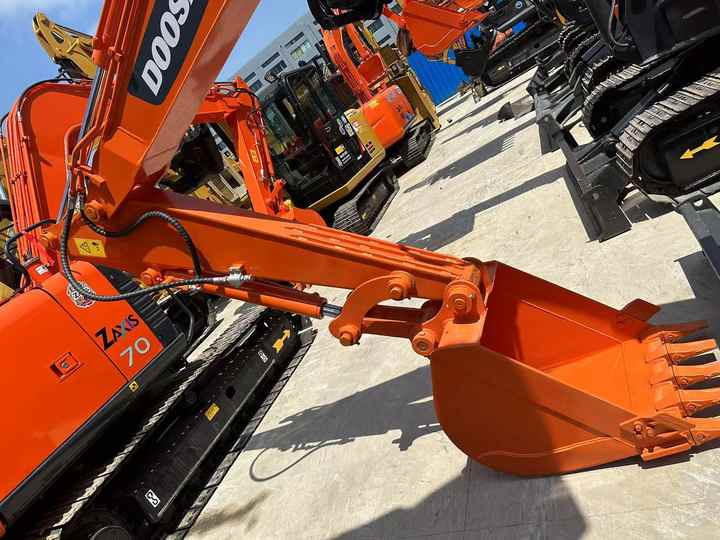 Used Excavator Doosan DX55 Excavators Mini Equipment Earth Moving Machinery Doosan Digger Excavator for Sale - Kettenbagger: das Bild 5 Used Excavator Doosan DX55 Excavators Mini Equipment Earth Moving Machinery Doosan Digger Excavator for Sale - Kettenbagger: das Bild 5