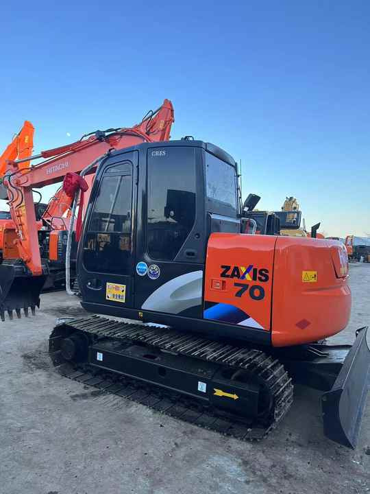 Used Excavator Good Quality Low Price Hitachi ZX70 Excavator in Good Condition for Sale - Kettenbagger: das Bild 2 Used Excavator Good Quality Low Price Hitachi ZX70 Excavator in Good Condition for Sale - Kettenbagger: das Bild 2