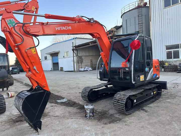 Used Excavator Good Quality Low Price Hitachi ZX70 Excavator in Good Condition for Sale - Kettenbagger: das Bild 5 Used Excavator Good Quality Low Price Hitachi ZX70 Excavator in Good Condition for Sale - Kettenbagger: das Bild 5