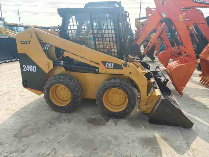 Used Front Loader Tractor CAT 246D Skid Steer Loader / Used Cat 226B 246C 246d Mini Skid Steer Loader in Stock - Kompaktlader: das Bild 2 Used Front Loader Tractor CAT 246D Skid Steer Loader / Used Cat 226B 246C 246d Mini Skid Steer Loader in Stock - Kompaktlader: das Bild 2
