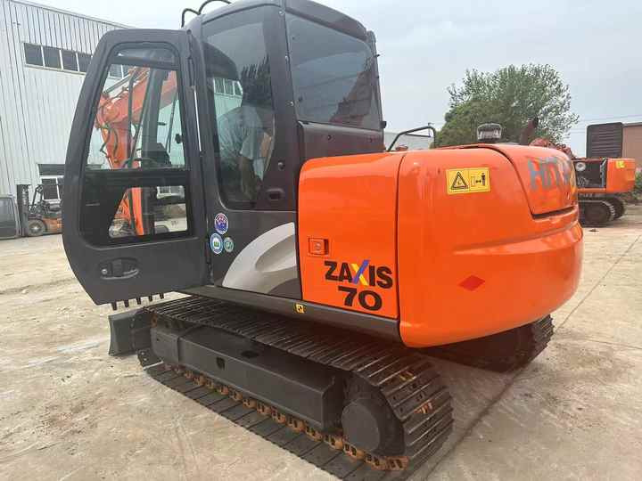 Used HITACHI ZX-70 - Bagger: das Bild 2 Used HITACHI ZX-70 - Bagger: das Bild 2