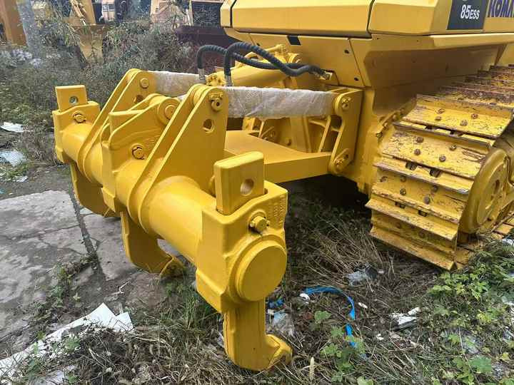 Used Japan Komatsu D85ESS Dozer with Ripper Komatsu D85 Crawler Bulldozer with Excellent Performance Low Price for Sale - Bulldozer: das Bild 4 Used Japan Komatsu D85ESS Dozer with Ripper Komatsu D85 Crawler Bulldozer with Excellent Performance Low Price for Sale - Bulldozer: das Bild 4