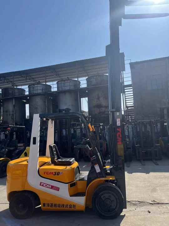 Very Good Condition and Cheap Price 3 Tonne TCM Forklift Run Performance TCM30 Forklift for Sale - Gabelstapler: das Bild 5 Very Good Condition and Cheap Price 3 Tonne TCM Forklift Run Performance TCM30 Forklift for Sale - Gabelstapler: das Bild 5