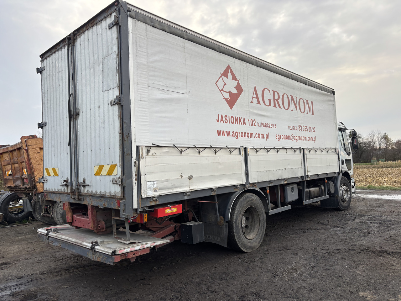 RENAULT Premium 260 - Plane LKW: das Bild 4 RENAULT Premium 260 - Plane LKW: das Bild 4