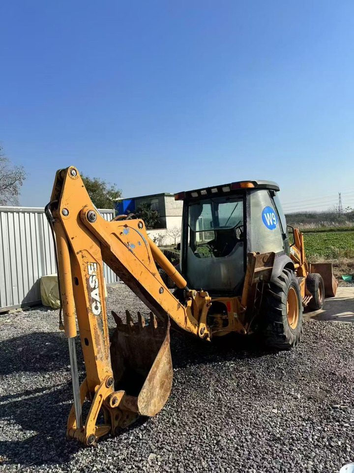 CASE 580M - Baggerlader: das Bild 2 CASE 580M - Baggerlader: das Bild 2