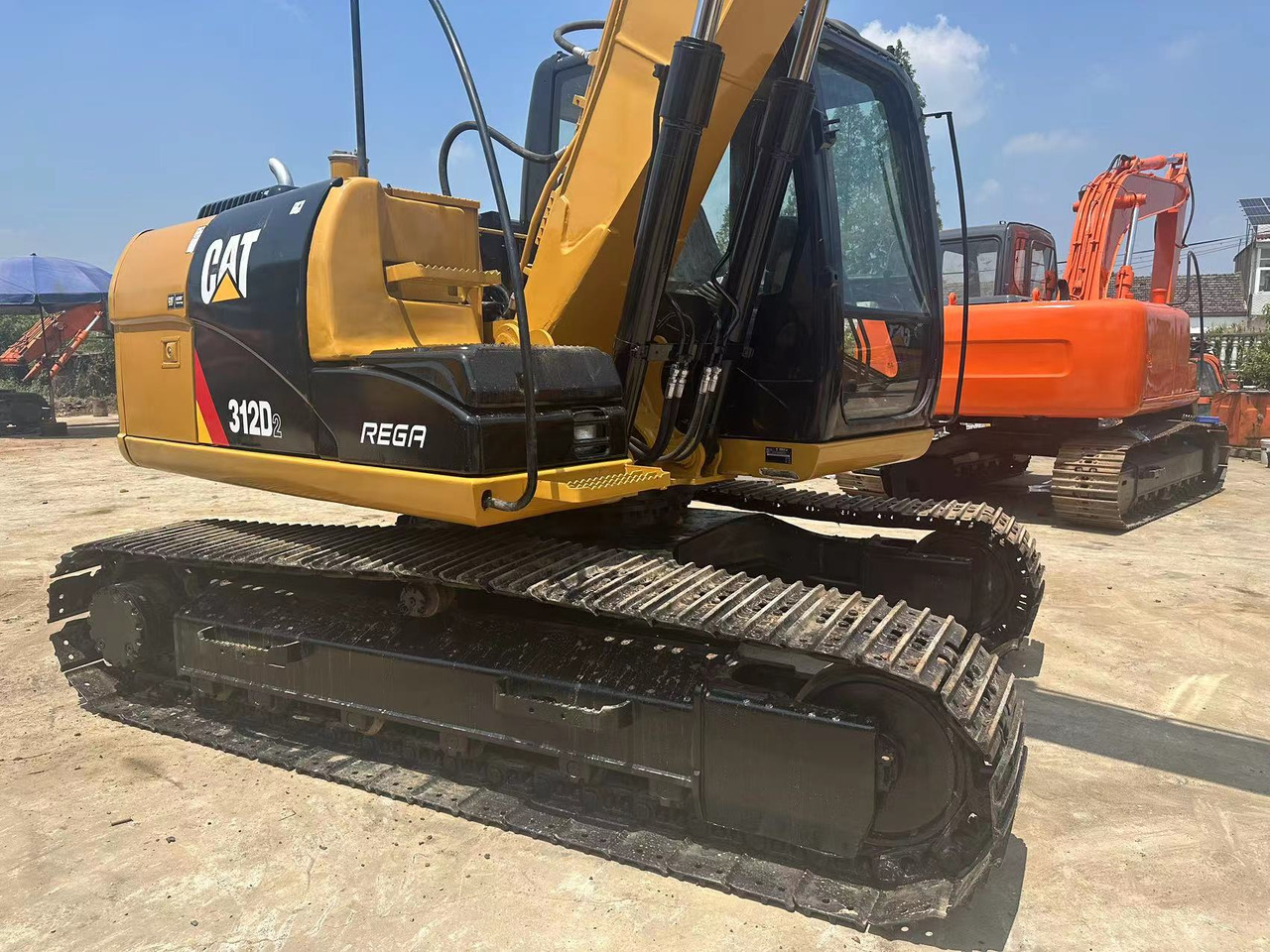 CATERPILLAR 312D2 - Minibagger: das Bild 2 CATERPILLAR 312D2 - Minibagger: das Bild 2