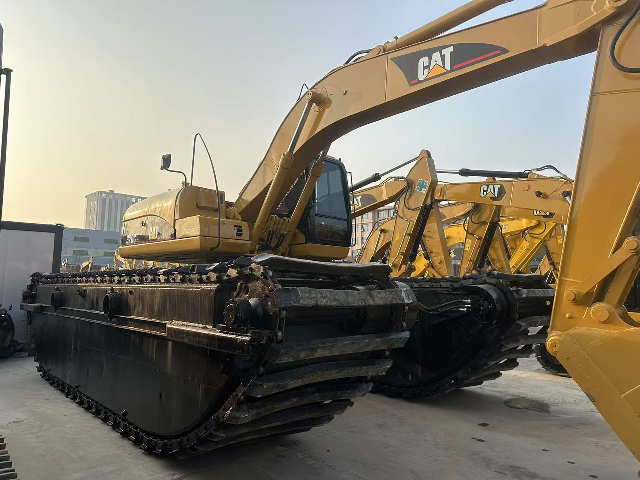 CATERPILLAR 320C Amphibious excavator - Amphibische Bagger: das Bild 3 CATERPILLAR 320C Amphibious excavator - Amphibische Bagger: das Bild 3