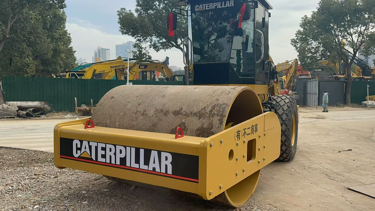 CATERPILLAR CS683E - Straßenwalze: das Bild 1 CATERPILLAR CS683E - Straßenwalze: das Bild 1