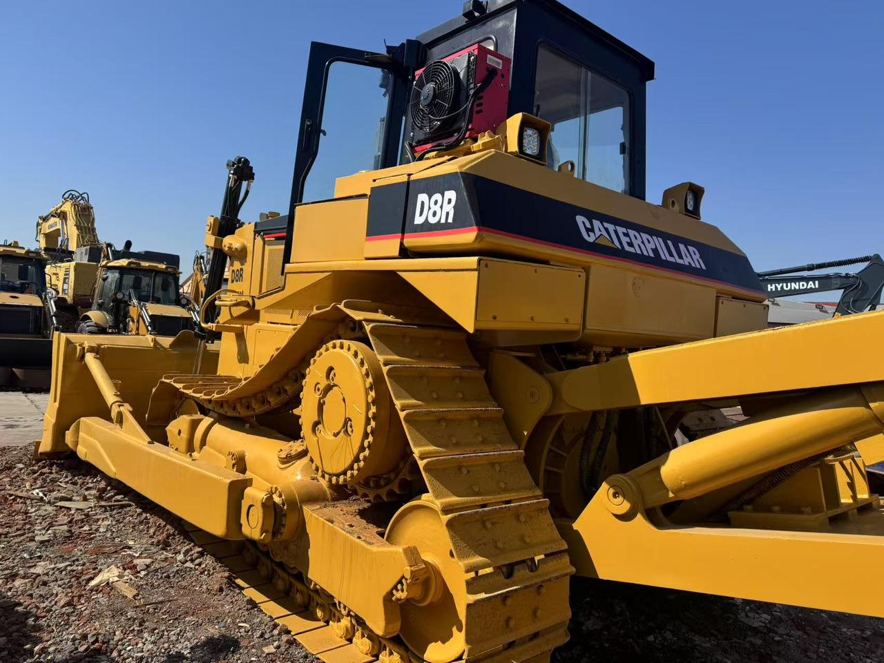 CATERPILLAR D8R - Bulldozer: das Bild 2 CATERPILLAR D8R - Bulldozer: das Bild 2