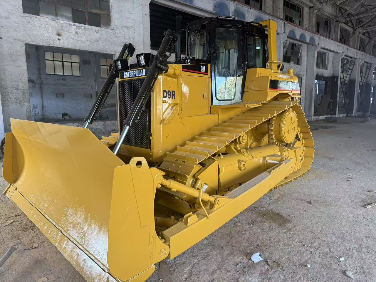 CATERPILLAR D9R - Bulldozer: das Bild 4 CATERPILLAR D9R - Bulldozer: das Bild 4