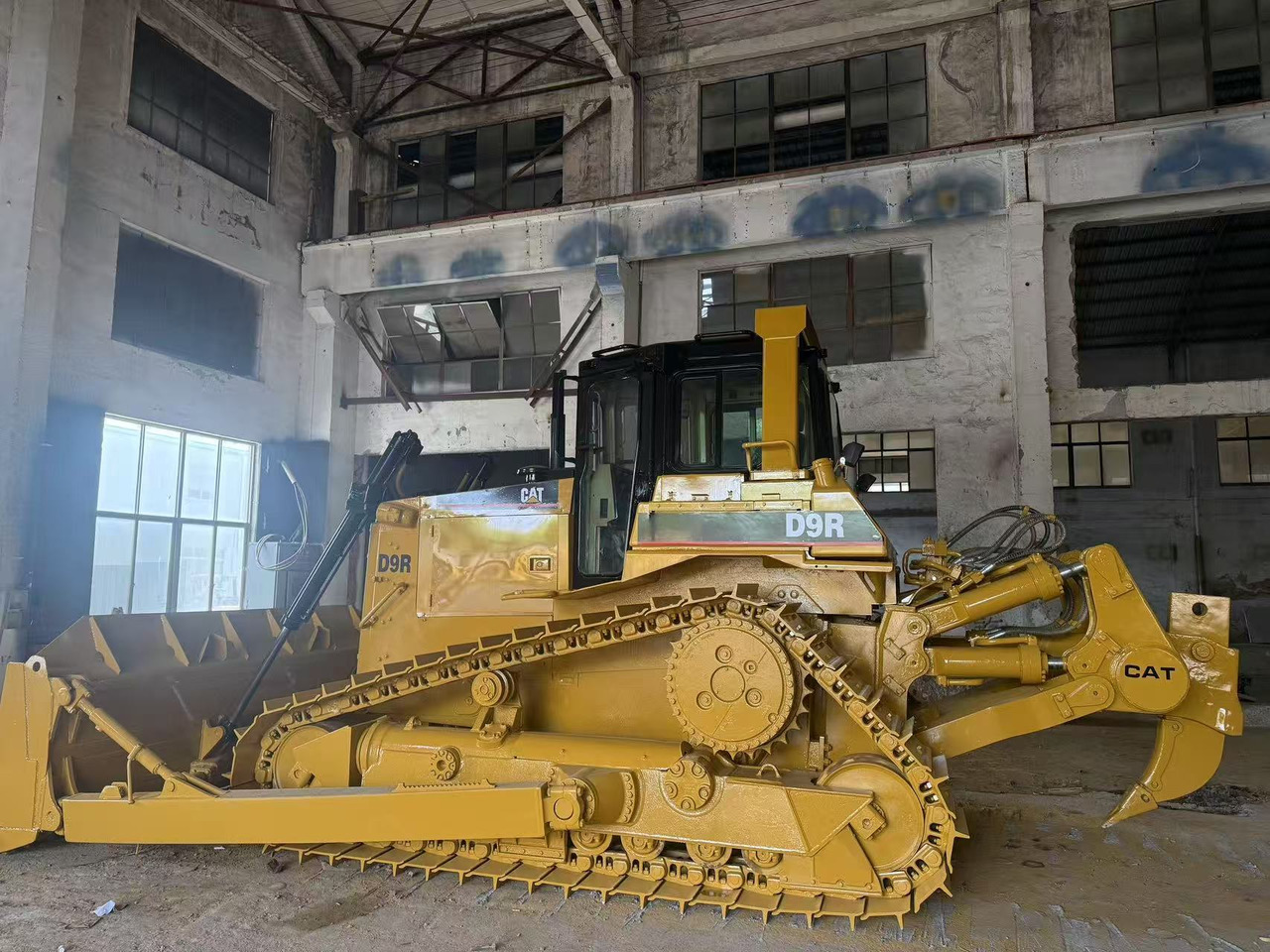 CATERPILLAR D9R - Bulldozer: das Bild 1 CATERPILLAR D9R - Bulldozer: das Bild 1