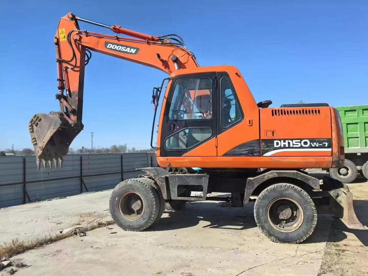 DOOSAN DH150W-7 - Mobilbagger: das Bild 2 DOOSAN DH150W-7 - Mobilbagger: das Bild 2