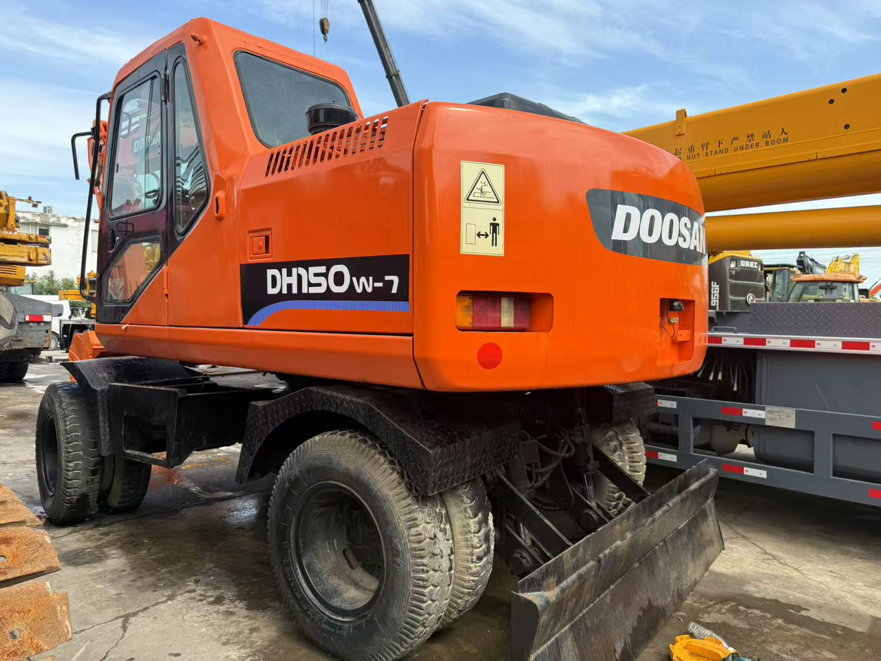 DOOSAN DH150W-7 - Mobilbagger: das Bild 3 DOOSAN DH150W-7 - Mobilbagger: das Bild 3