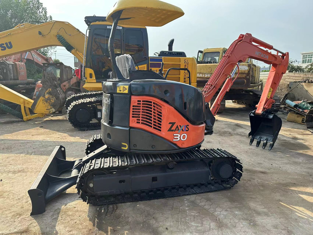HITACHI ZX30 - Kettenbagger: das Bild 1 HITACHI ZX30 - Kettenbagger: das Bild 1