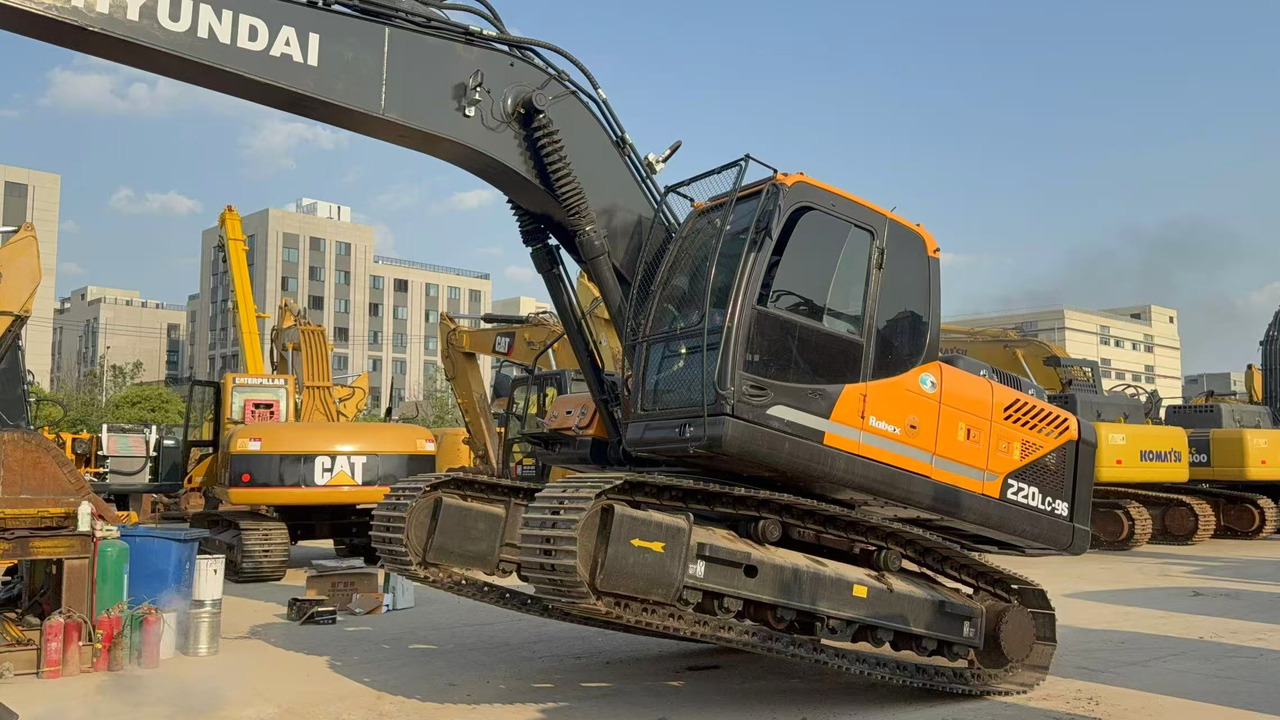 HYUNDAI R220LC-9S - Kettenbagger: das Bild 3 HYUNDAI R220LC-9S - Kettenbagger: das Bild 3