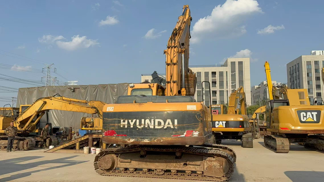 HYUNDAI R220LC-9S - Kettenbagger: das Bild 2 HYUNDAI R220LC-9S - Kettenbagger: das Bild 2