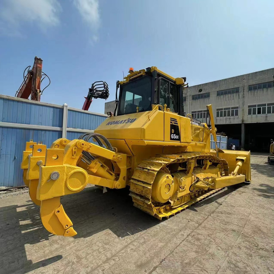 KOMATSU D65EX - Bulldozer: das Bild 2 KOMATSU D65EX - Bulldozer: das Bild 2
