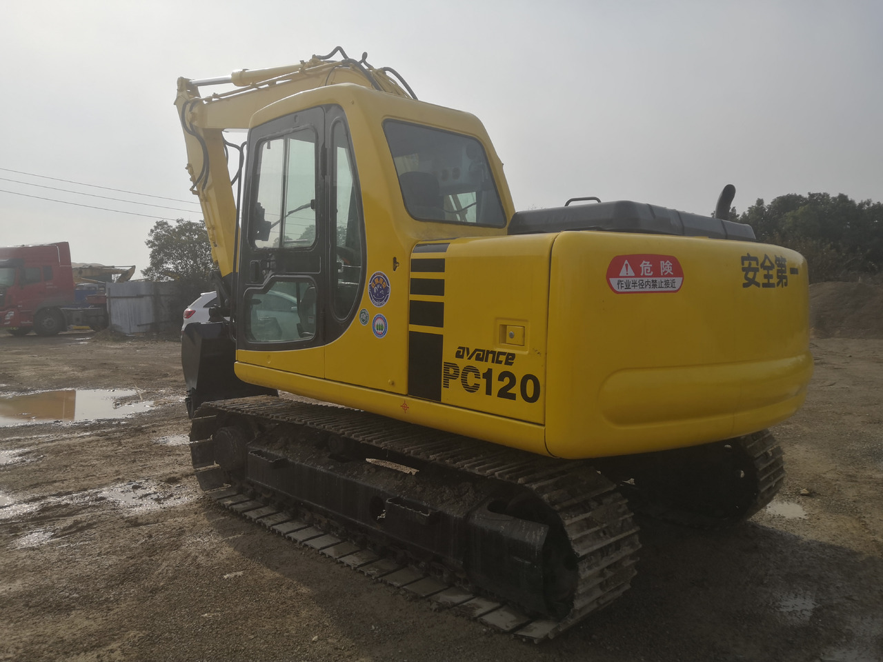 KOMATSU PC120-6 - Kettenbagger: das Bild 3 KOMATSU PC120-6 - Kettenbagger: das Bild 3