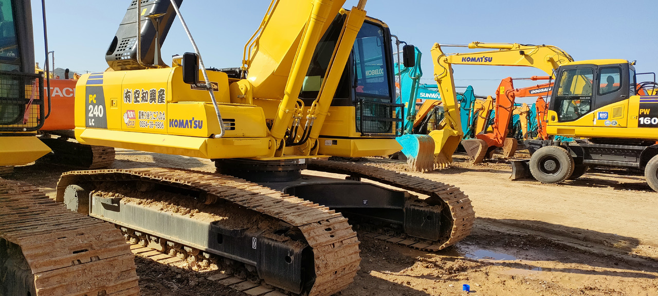 KOMATSU PC240-8 - Kettenbagger: das Bild 4 KOMATSU PC240-8 - Kettenbagger: das Bild 4