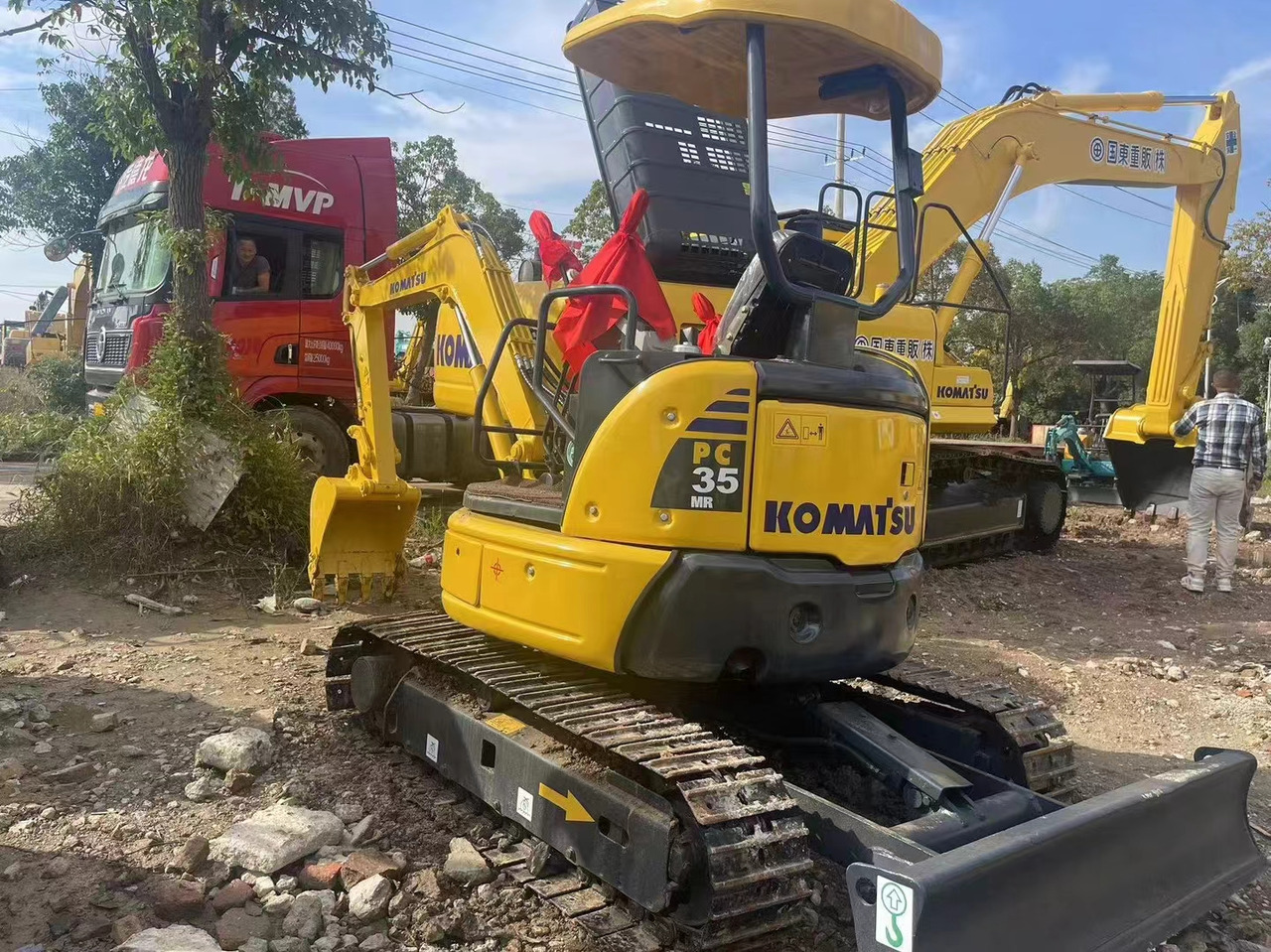 KOMATSU PC35 - Kettenbagger: das Bild 4 KOMATSU PC35 - Kettenbagger: das Bild 4