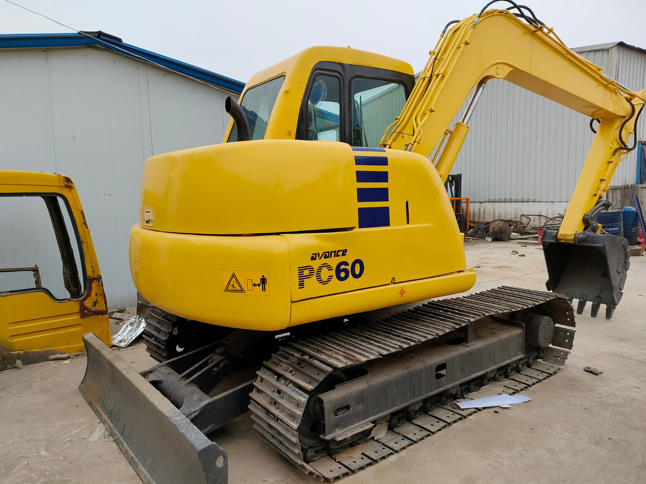 KOMATSU PC60-7 - Kettenbagger: das Bild 4 KOMATSU PC60-7 - Kettenbagger: das Bild 4