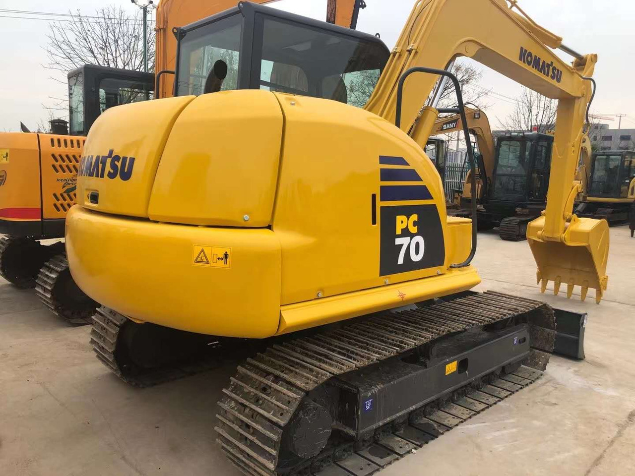 KOMATSU PC70-8 - Kettenbagger: das Bild 2 KOMATSU PC70-8 - Kettenbagger: das Bild 2