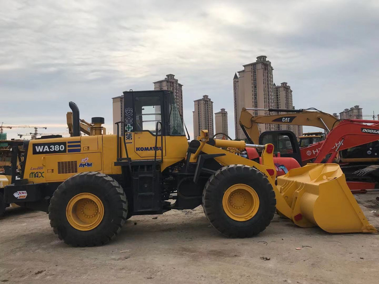 KOMATSU WA380-3 - Radlader: das Bild 3 KOMATSU WA380-3 - Radlader: das Bild 3