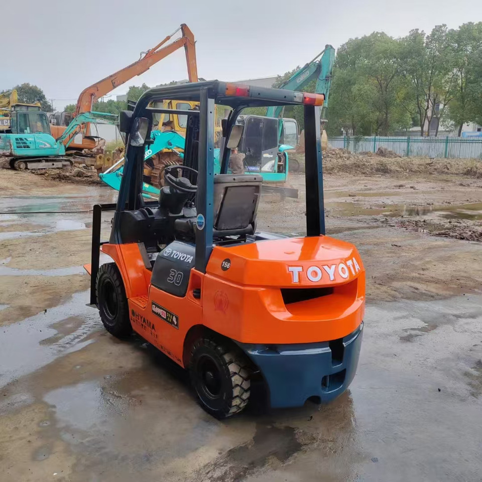 TOYOTA 62-7FD30 - Dieselstapler: das Bild 5 TOYOTA 62-7FD30 - Dieselstapler: das Bild 5