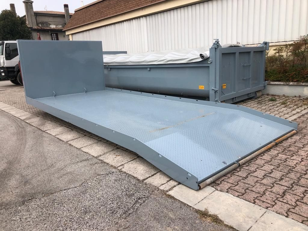 CONTAINER A PIANALE NUOVO SENZA SPONDE - Abrollcontainer: das Bild 1 CONTAINER A PIANALE NUOVO SENZA SPONDE - Abrollcontainer: das Bild 1