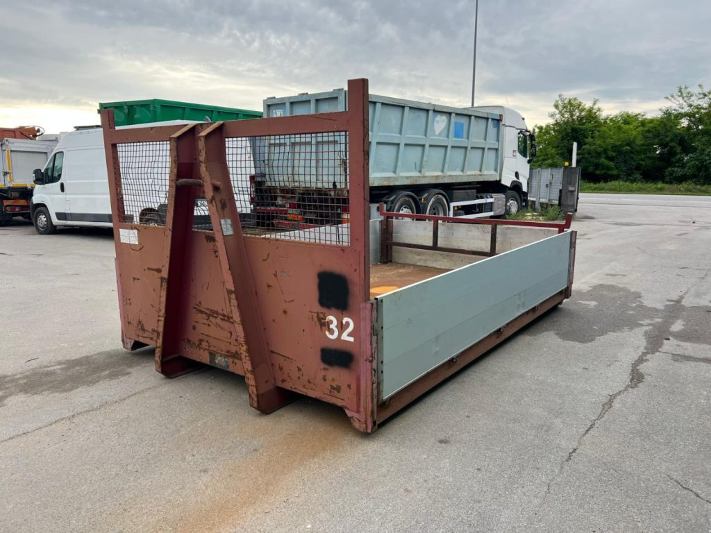 CONTAINER SCARRABILE A PIANALE CON SPONDE - Abrollcontainer: das Bild 1 CONTAINER SCARRABILE A PIANALE CON SPONDE - Abrollcontainer: das Bild 1