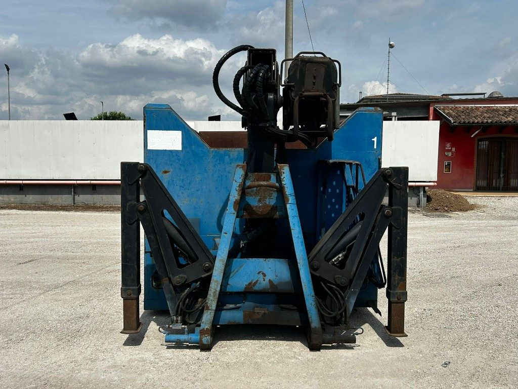 CONTAINER SCARRABILE USATO A CIELO APERTO CON GRU - Abrollcontainer: das Bild 2 CONTAINER SCARRABILE USATO A CIELO APERTO CON GRU - Abrollcontainer: das Bild 2