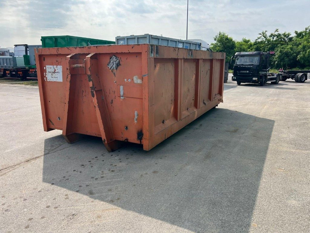 CONTAINER SCARRABILE USATO A CIELO APERTO - Abrollcontainer: das Bild 1 CONTAINER SCARRABILE USATO A CIELO APERTO - Abrollcontainer: das Bild 1