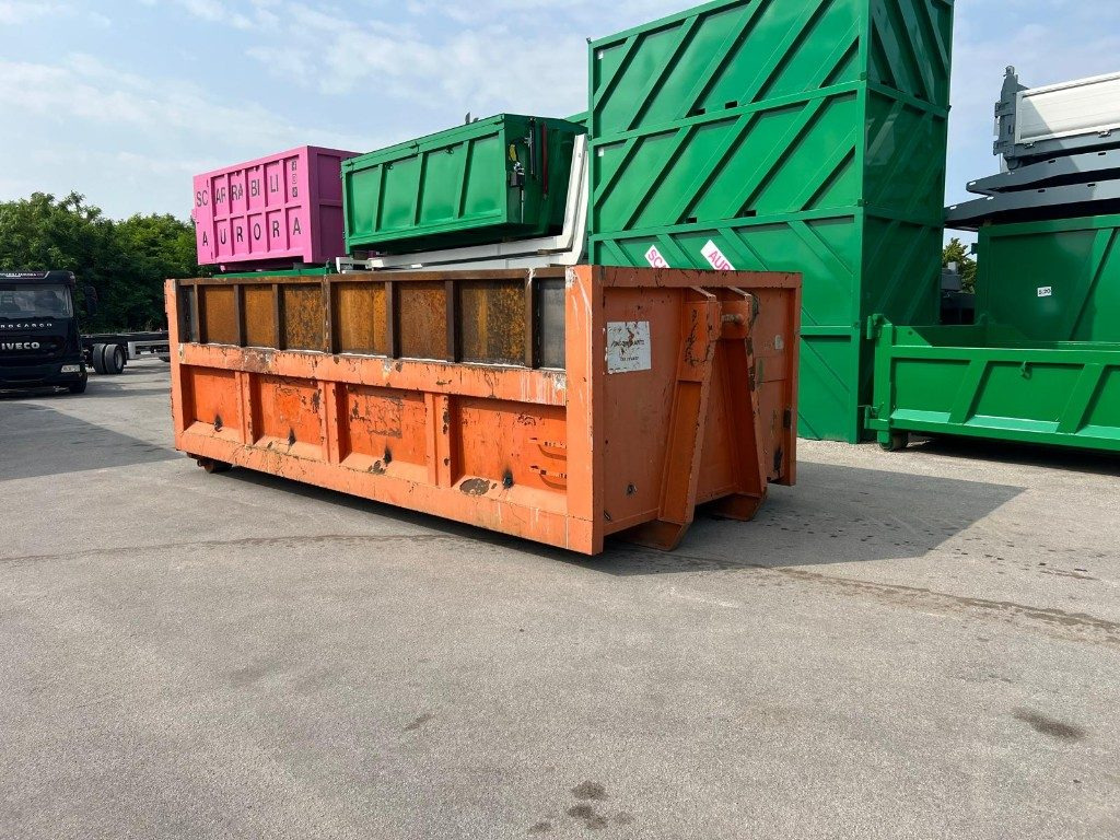 CONTAINER SCARRABILE USATO A CIELO APERTO - Abrollcontainer: das Bild 3 CONTAINER SCARRABILE USATO A CIELO APERTO - Abrollcontainer: das Bild 3