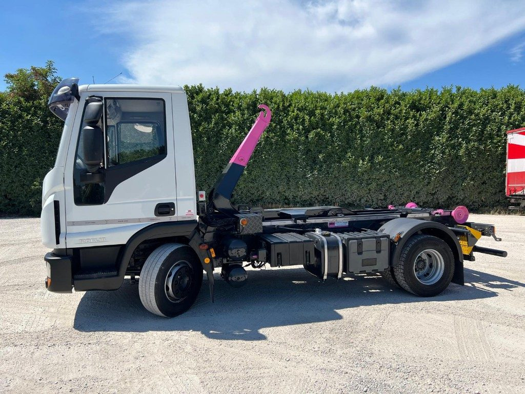 IVECO 120EL18 SCARRABILE - Abrollcontainer: das Bild 3 IVECO 120EL18 SCARRABILE - Abrollcontainer: das Bild 3