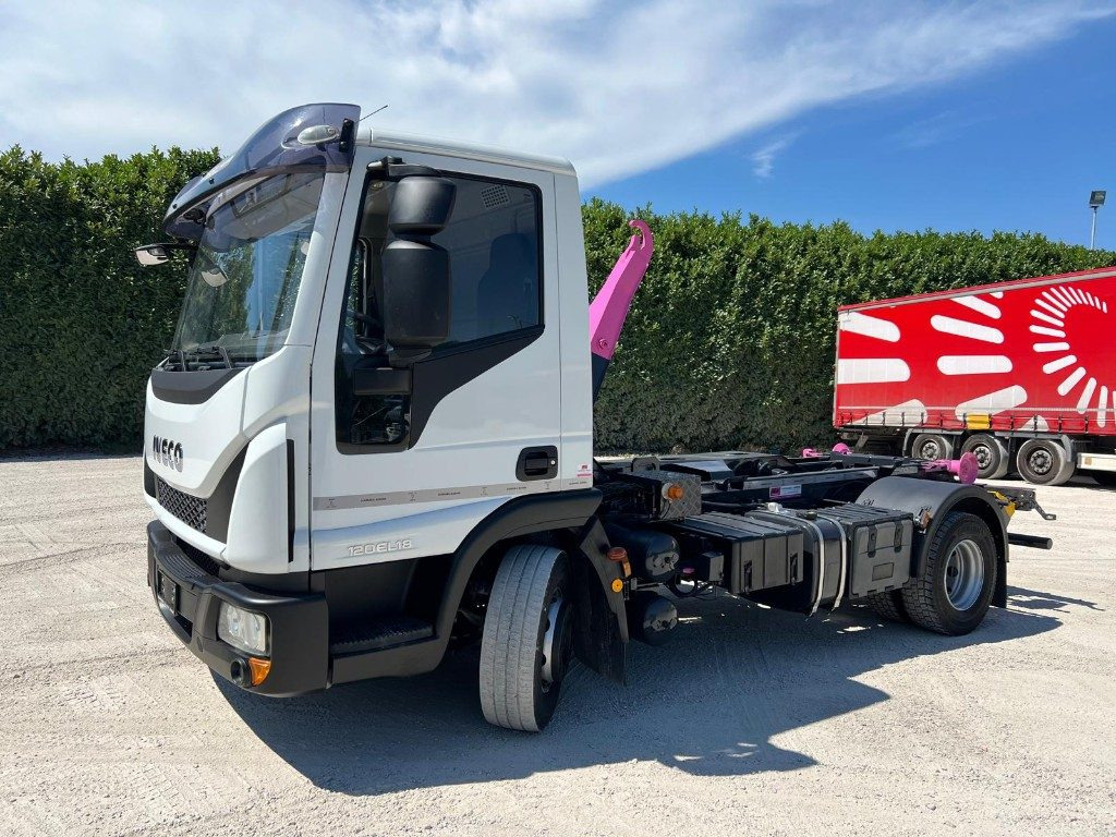 IVECO 120EL18 SCARRABILE - Abrollcontainer: das Bild 2 IVECO 120EL18 SCARRABILE - Abrollcontainer: das Bild 2