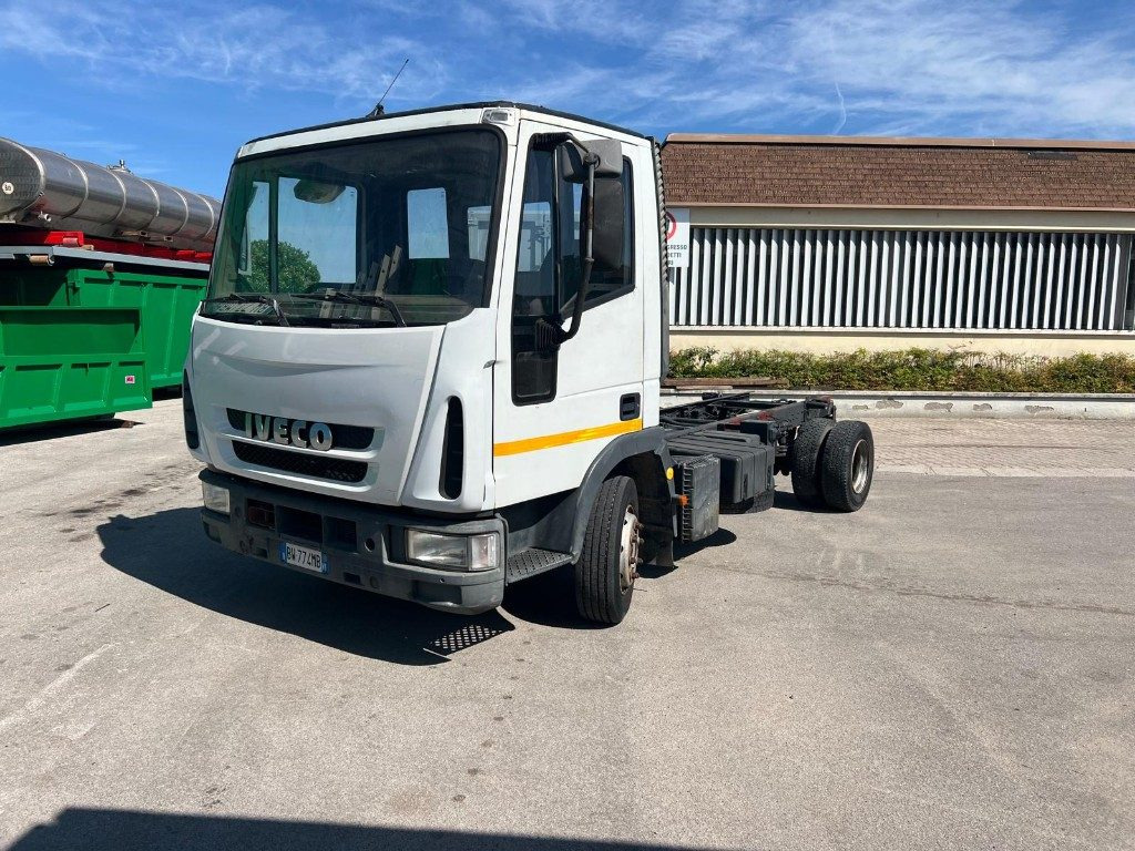 IVECO 80E15 A TELAIO - Fahrgestell LKW: das Bild 1 IVECO 80E15 A TELAIO - Fahrgestell LKW: das Bild 1